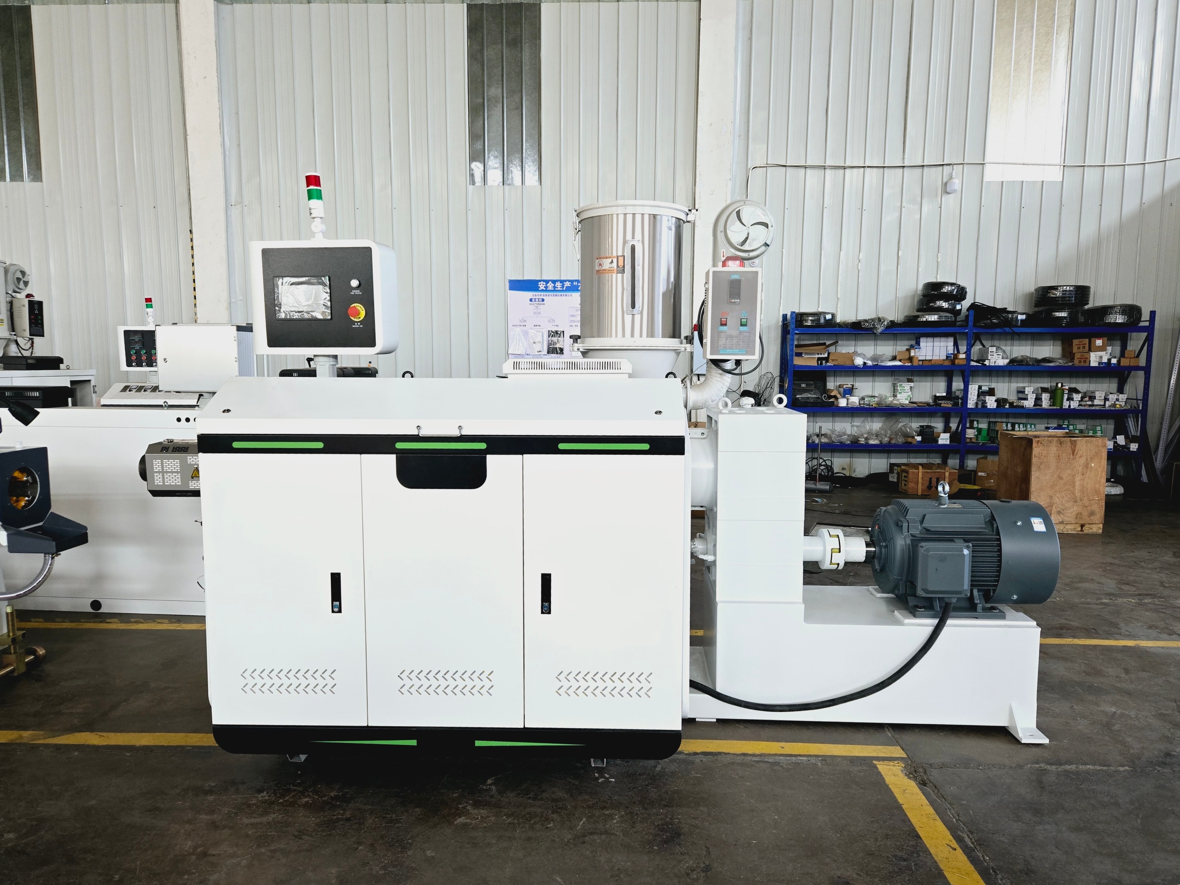 SINGLE SCREW EXTRUDER