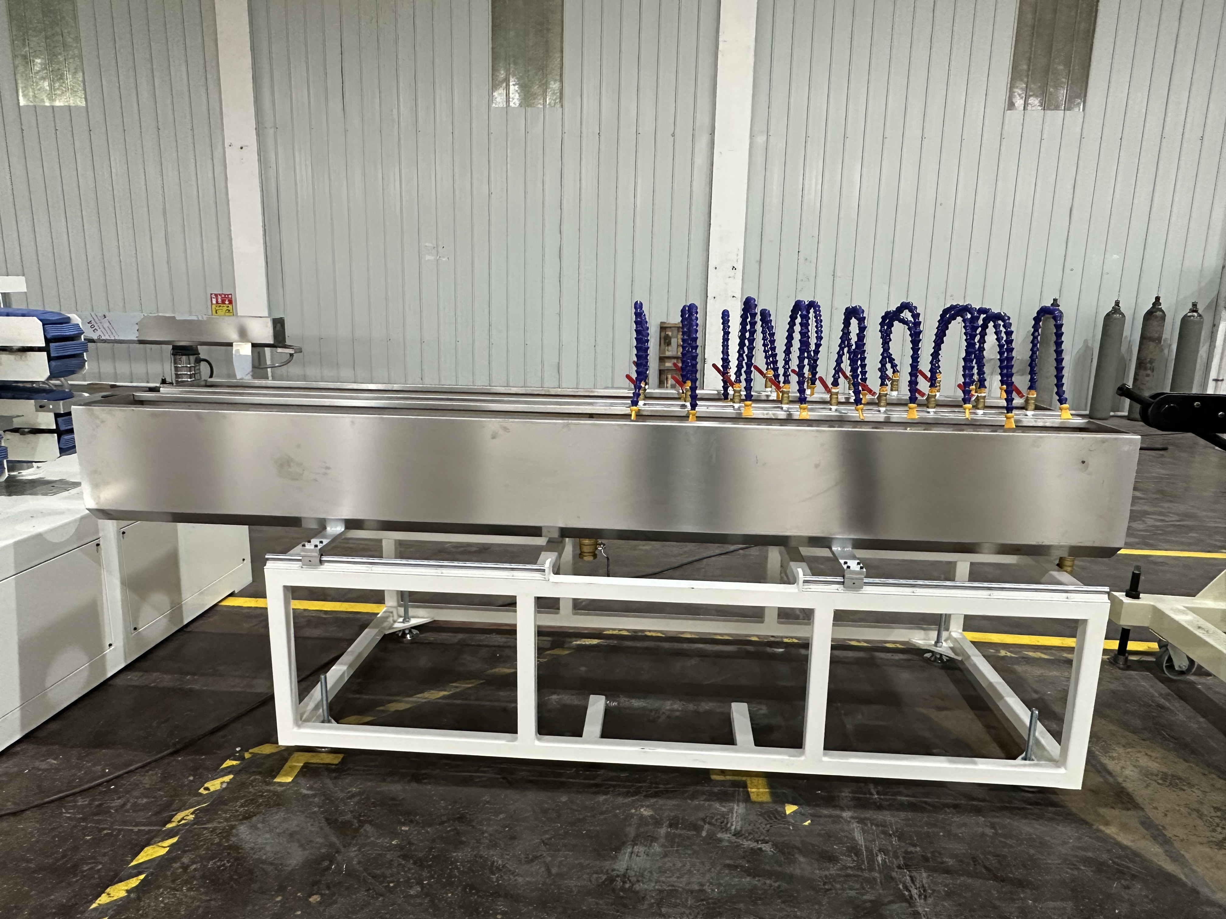 VACUUM CALIBRATION TANK