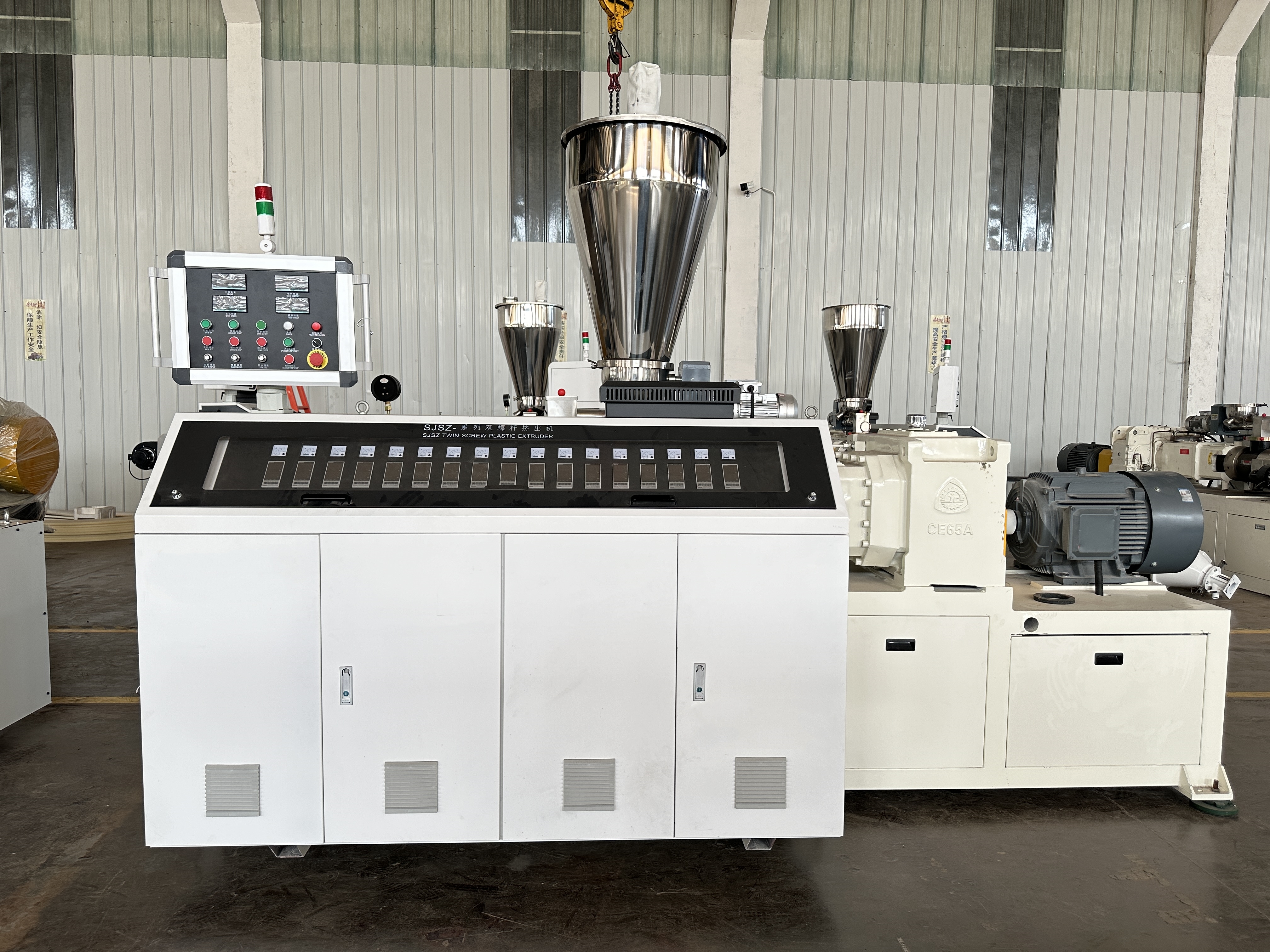 CONICAL TWIN SCREW EXTRUDER