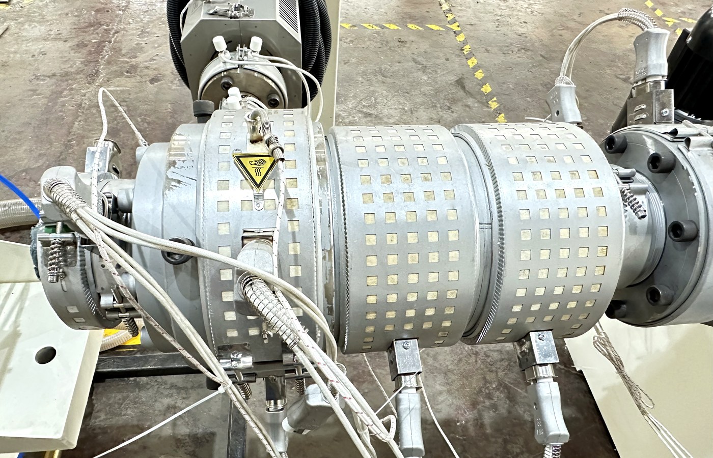 PPR pipe extrusion die head for hot and cold water pipe production