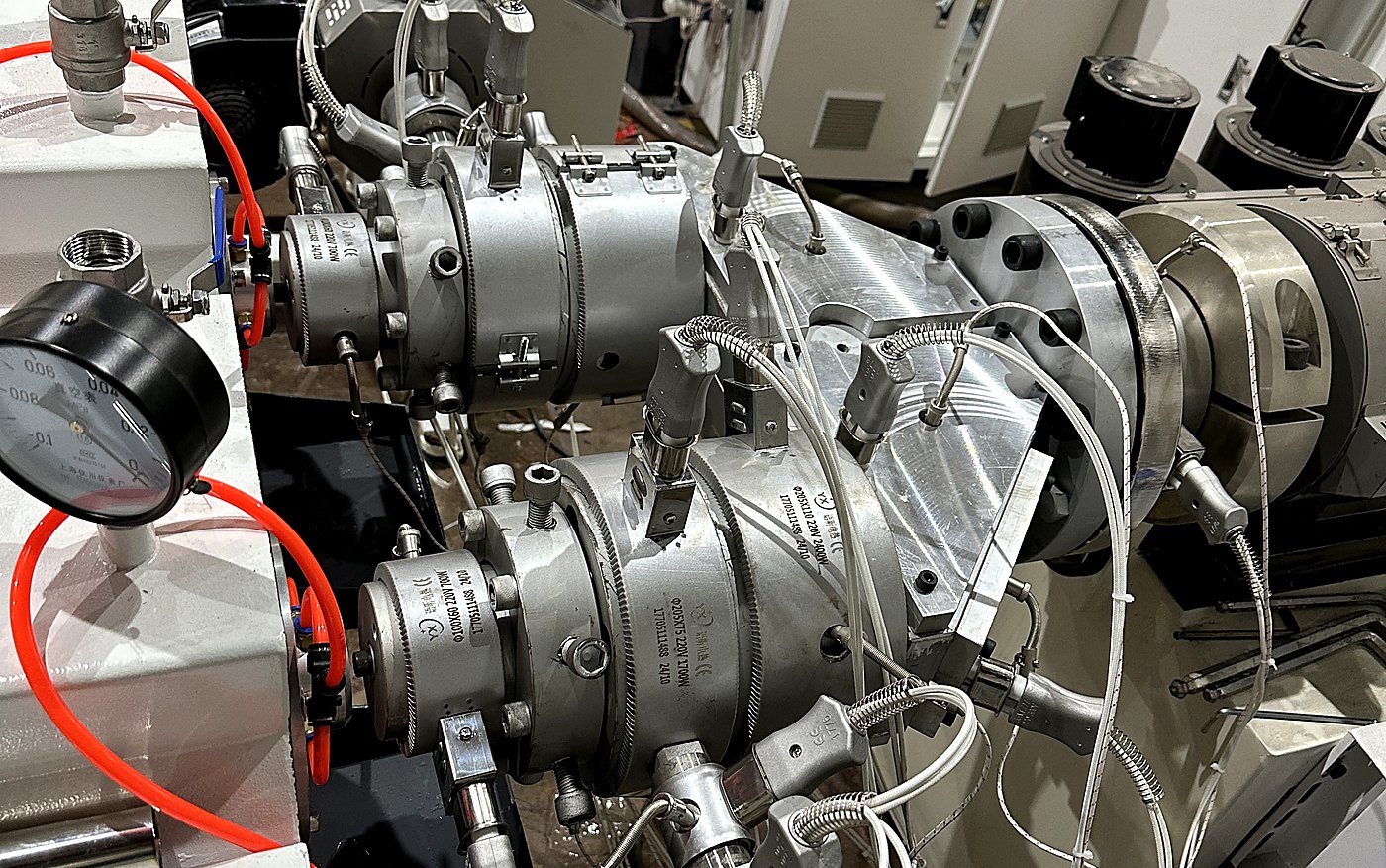 PVC pipe extrusion mould and die head for 16-63mm pipe production