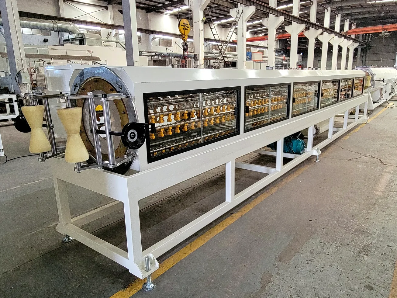 Spray cooling tank for 200-450mm PVC pipe production line