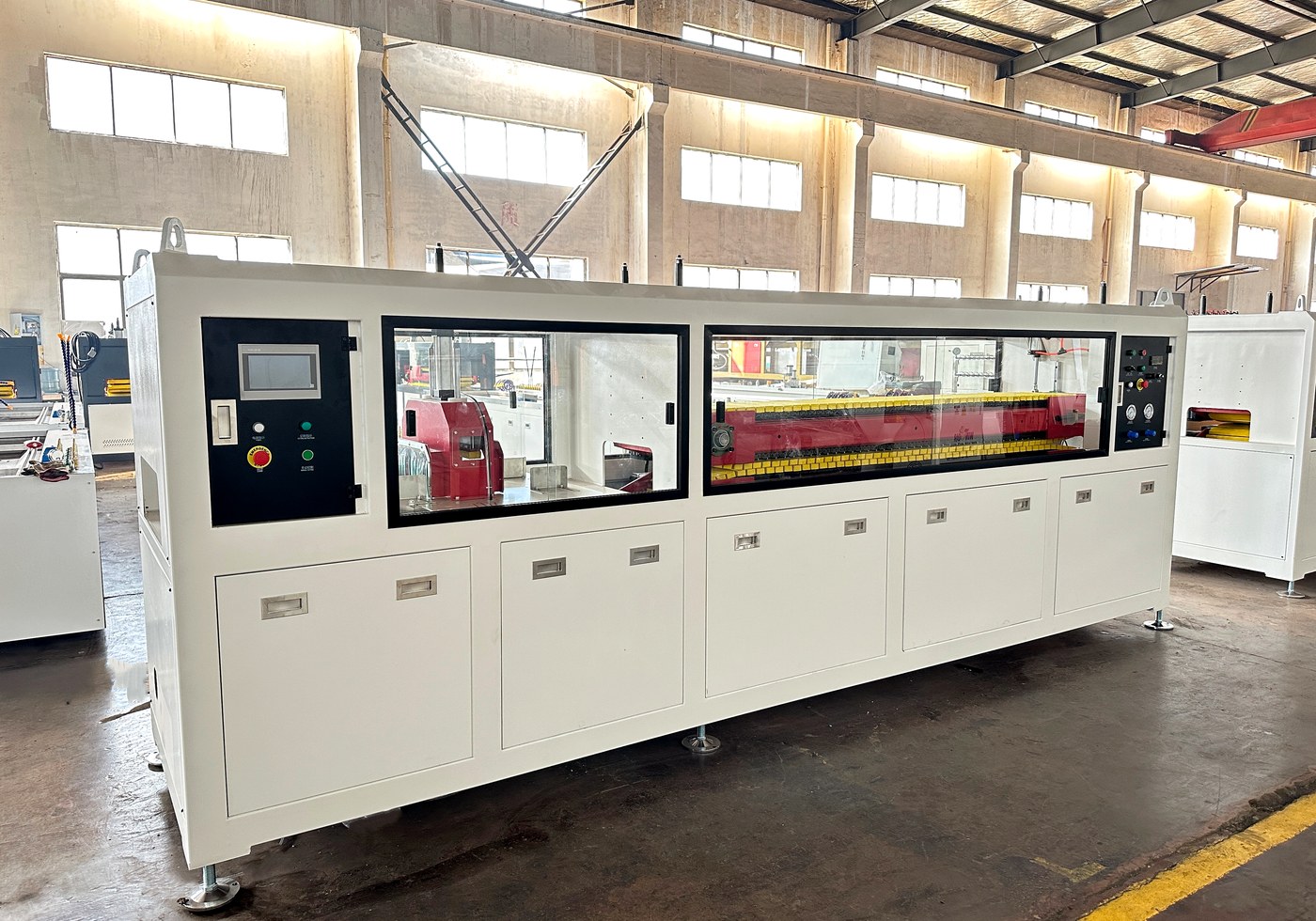 PVC profile haul-off and cutting machine detail