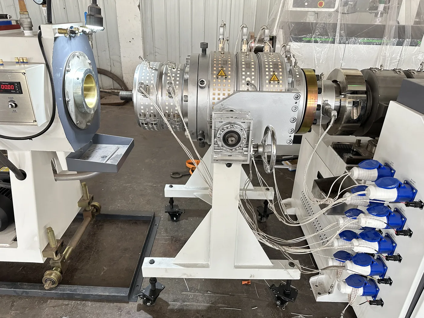 PVC pipe extrusion die head and mould for 50-250mm pipe production